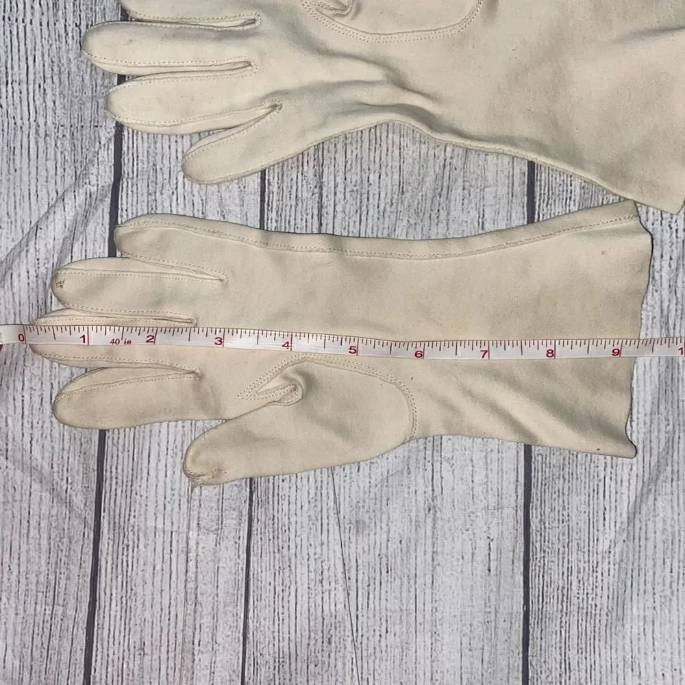 Vintage girls gloves beige color w/embroidered stitching sz small